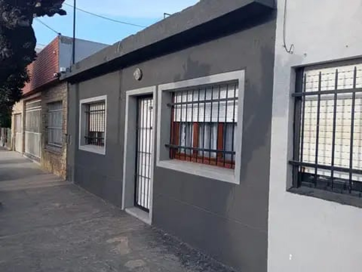 Cerrito 1500 - Casa 3 amb. Garage 120 M2 y Local en Esquina 50 m2. OPORTUNIDAD