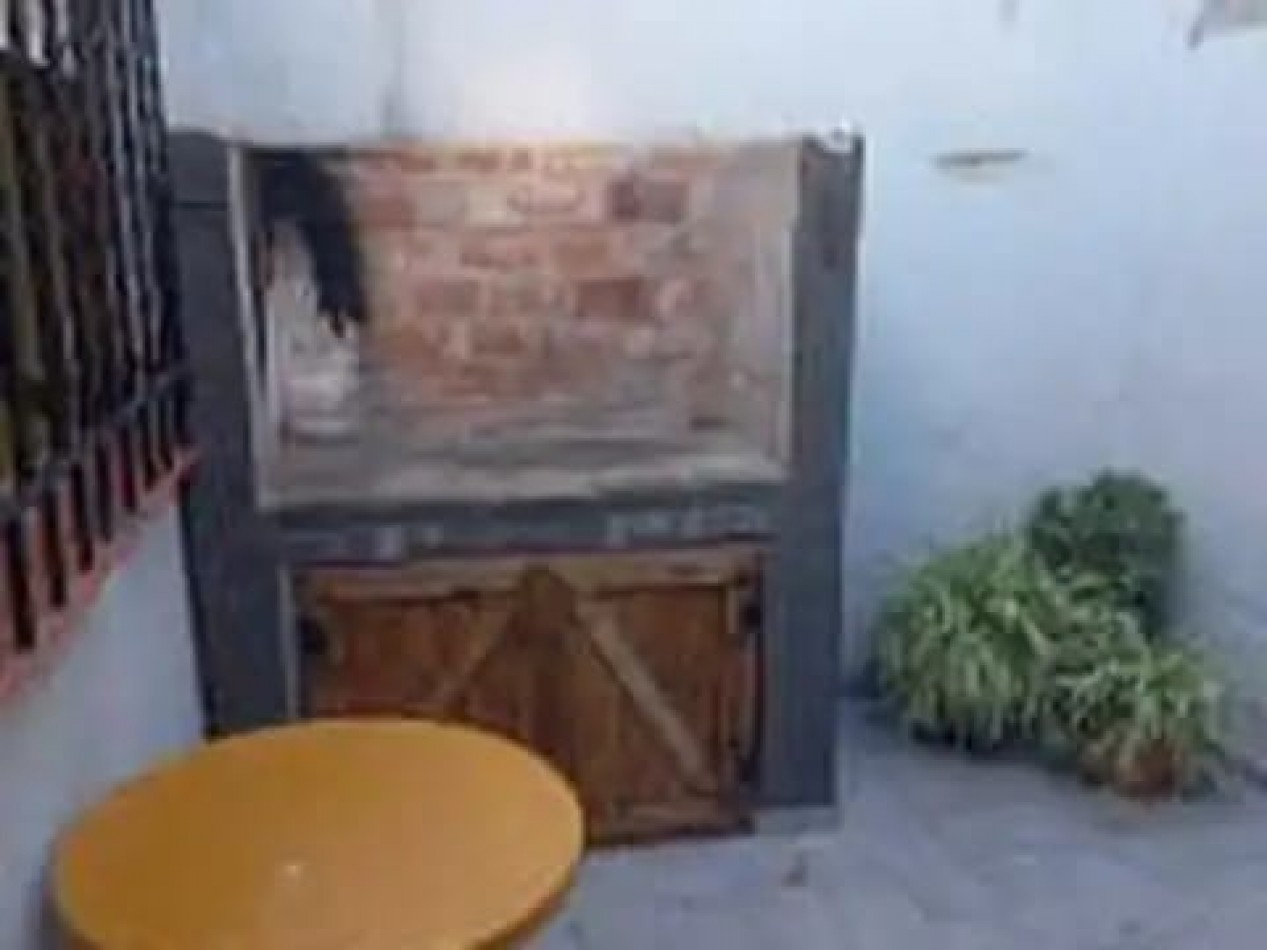 Cerrito 1500 - Casa 3 amb. Garage 120 M2 y Local en Esquina 50 m2. OPORTUNIDAD