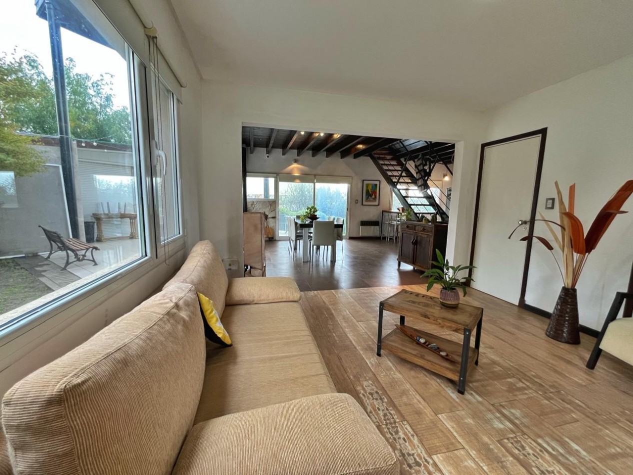 CASA SOBRE DOS LOTES / SIERRA DE LOS PADRES