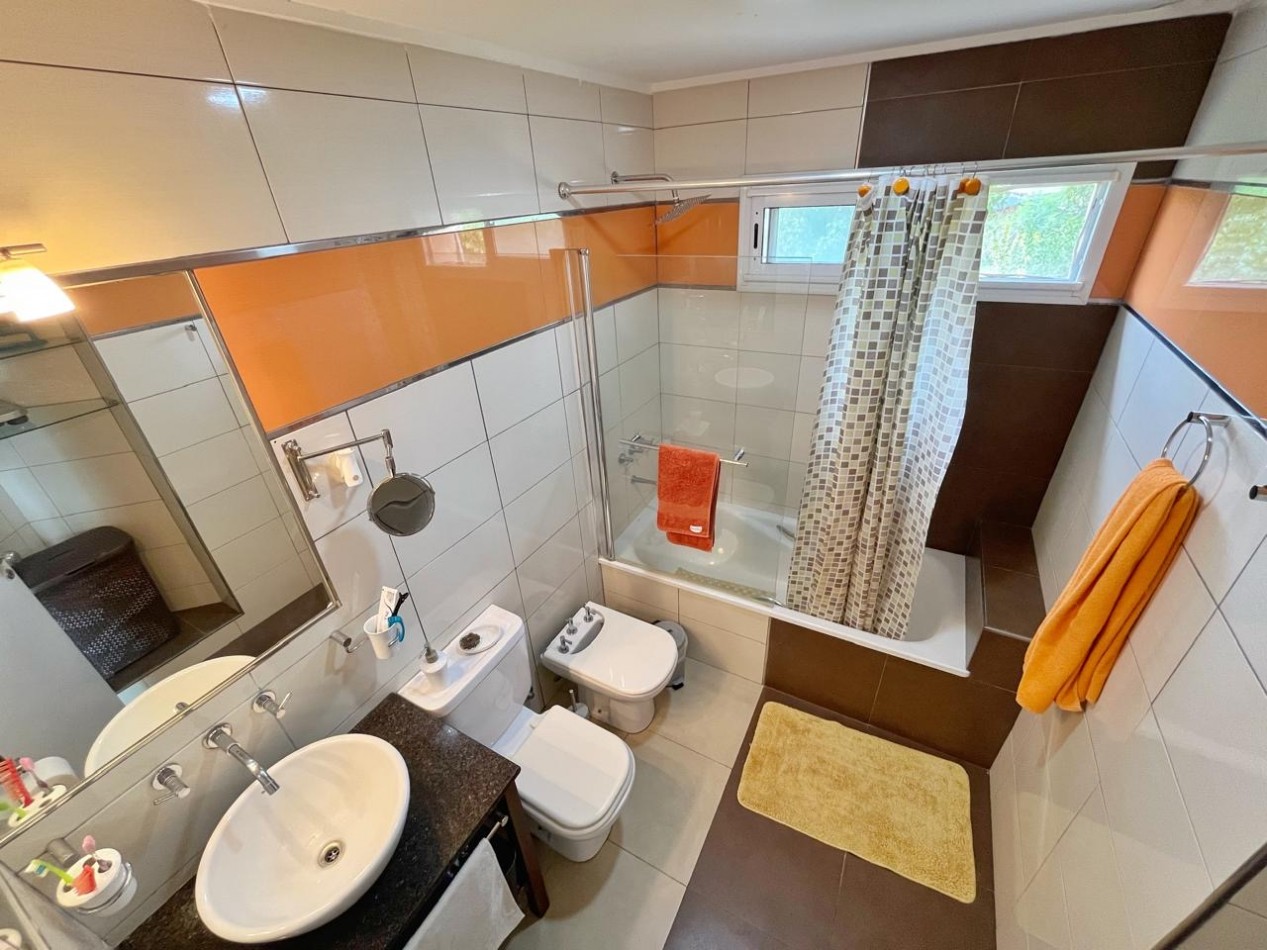 CASA SOBRE DOS LOTES / SIERRA DE LOS PADRES