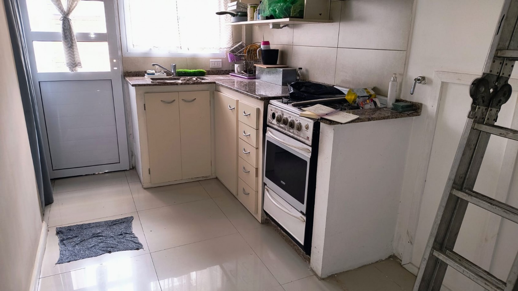 ALQUILER 24 MESES / PH CON PATIO Y PARRILLA / BARRIO CERRITO SAN SALVADOR