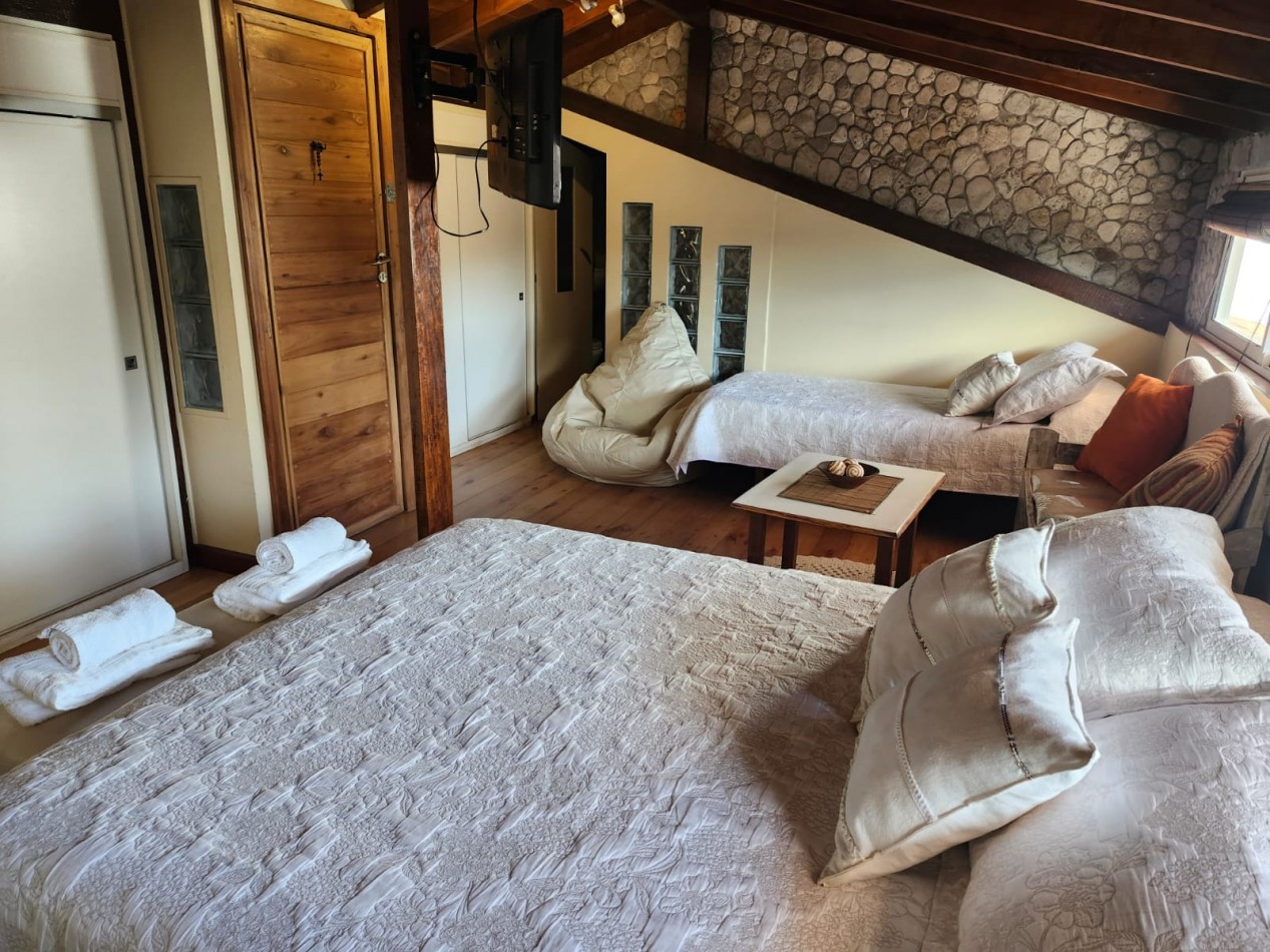 CASA EN BARRIO LOS PINARES / ALQUILER TEMPORADA / ¡ TU REFUGIO DE VERANO SOÑADO EN MAR DEL PLATA!