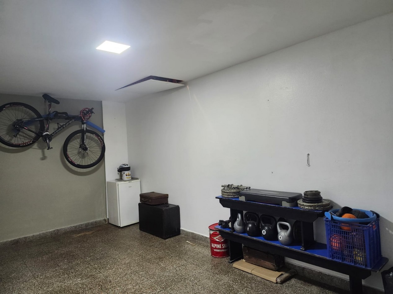 CASA EN BARRIO LOS PINARES / ALQUILER TEMPORADA / ¡ TU REFUGIO DE VERANO SOÑADO EN MAR DEL PLATA!