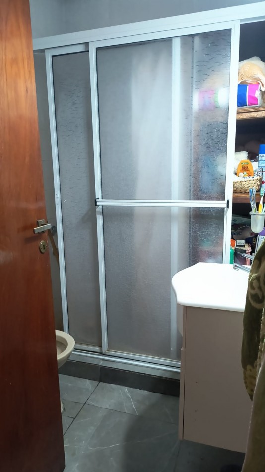 DEPARTAMENTO  TRES AMBIENTES  Y MEDIO CON PATIO/QUINCHO