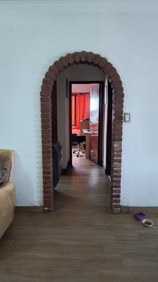 DEPARTAMENTO  TRES AMBIENTES  Y MEDIO CON PATIO/QUINCHO