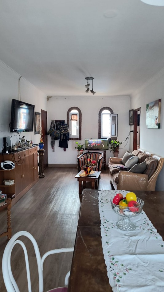 DEPARTAMENTO  TRES AMBIENTES  Y MEDIO CON PATIO/QUINCHO