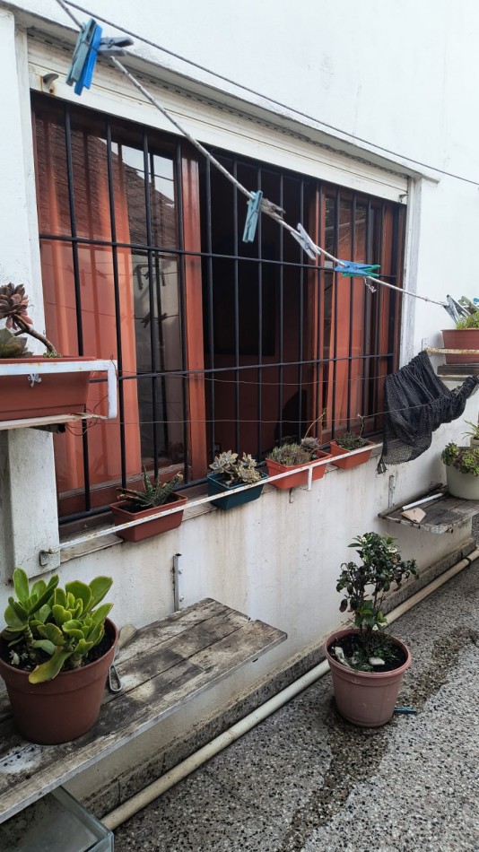 DEPARTAMENTO  TRES AMBIENTES  Y MEDIO CON PATIO/QUINCHO