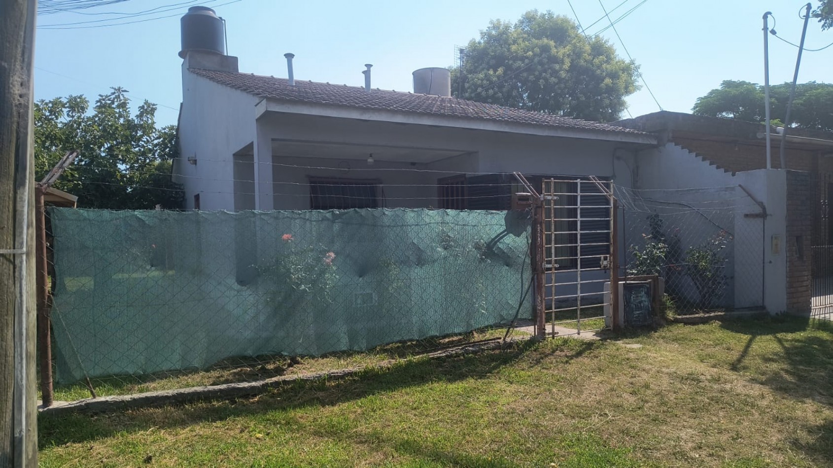 CASA TRES AMBIENTES / BARRIO BOSQUE ALEGRE