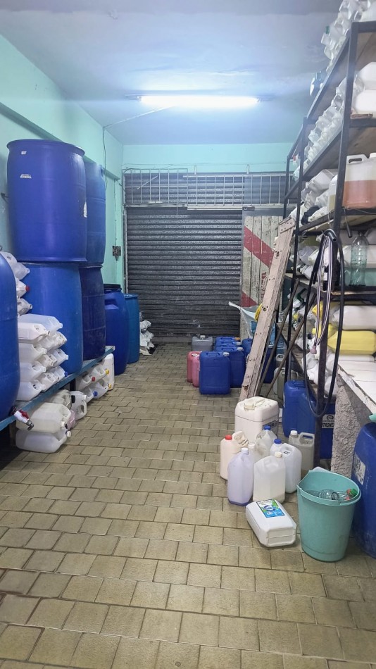 Fondo de comercio: Perfumeria y Limpieza / Sobre Calle Cerrito y Rosales. / Barrio Cerrito San Salvador.