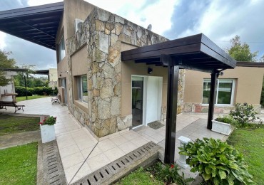 CASA SOBRE DOS LOTES / SIERRA DE LOS PADRES